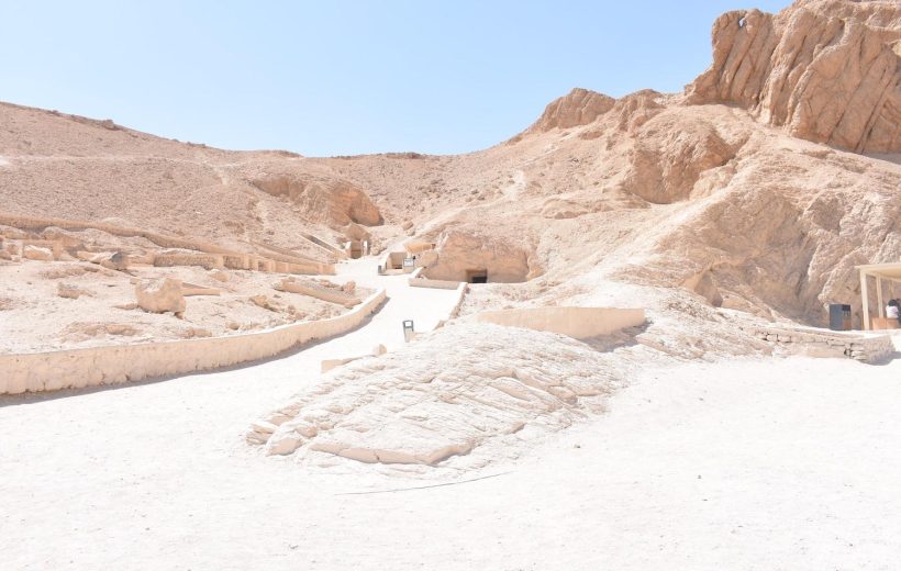 Day Tour to Valley of the Queens, Habu & Ramesseum